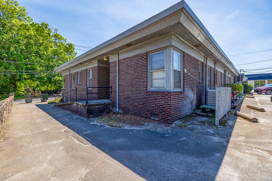 More Photos Of 201 S Weston St, Fountain Inn Medical For Sale