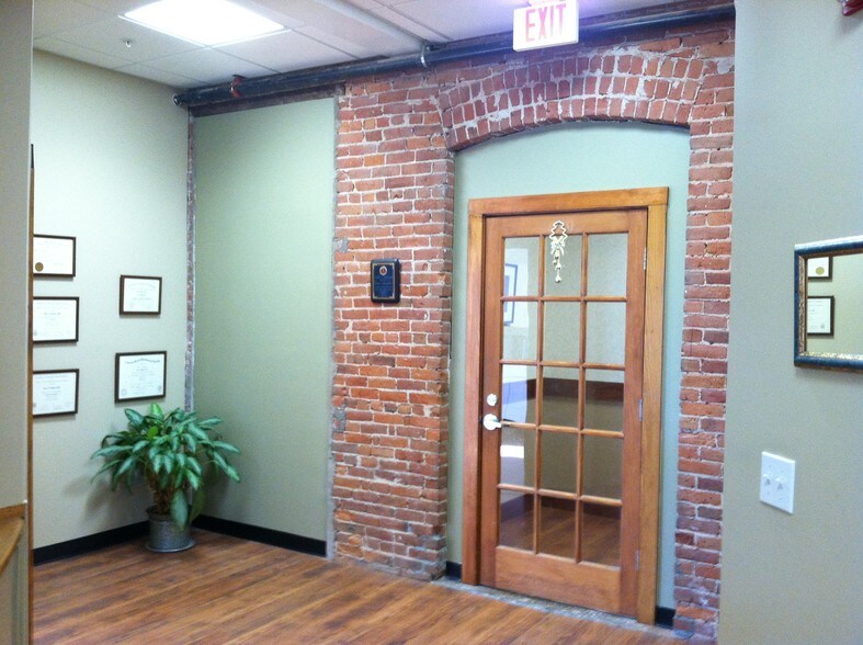 More Photos Of 30 Bridge St, New Milford Storefront Retail Office For Lease