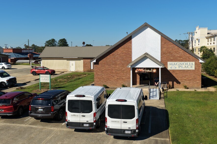 More Photos Of 116 Scott Dr, Mccomb Healthcare For Sale