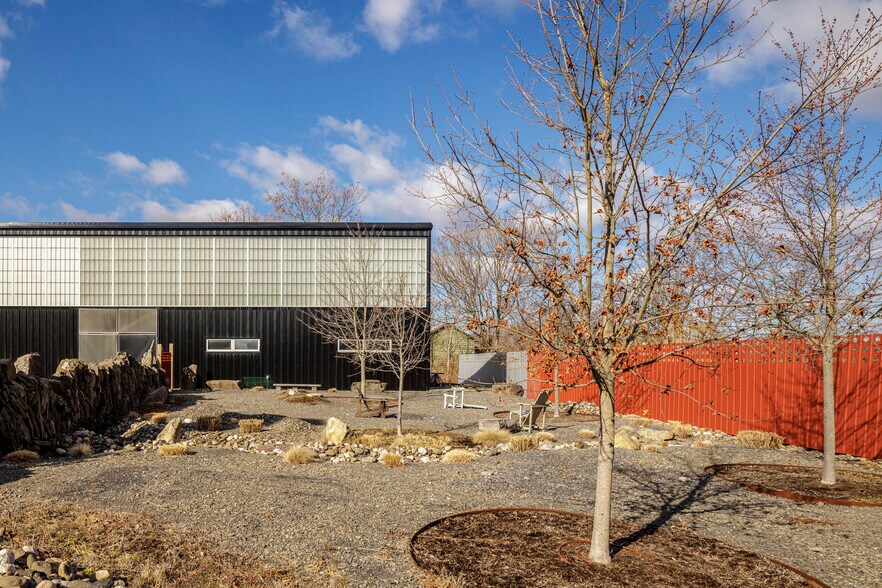 More Photos Of 78 Green St, Hudson Freestanding For Sale