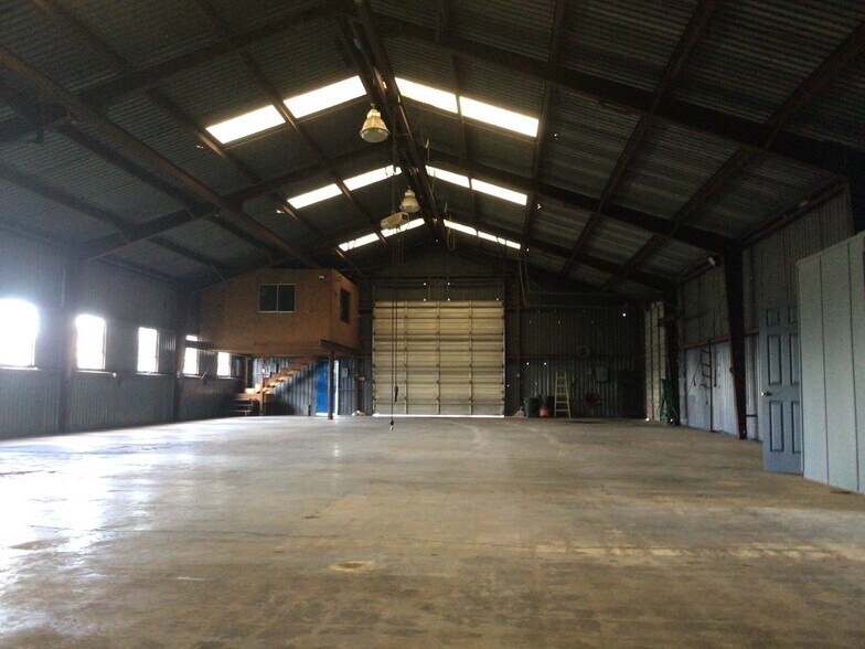 More Photos Of 921 Lawrence Rd, Kemah Industrial For Sale