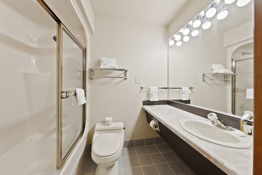 More Photos Of 3105 NE O. B. Riley Rd, Bend Hotel For Sale