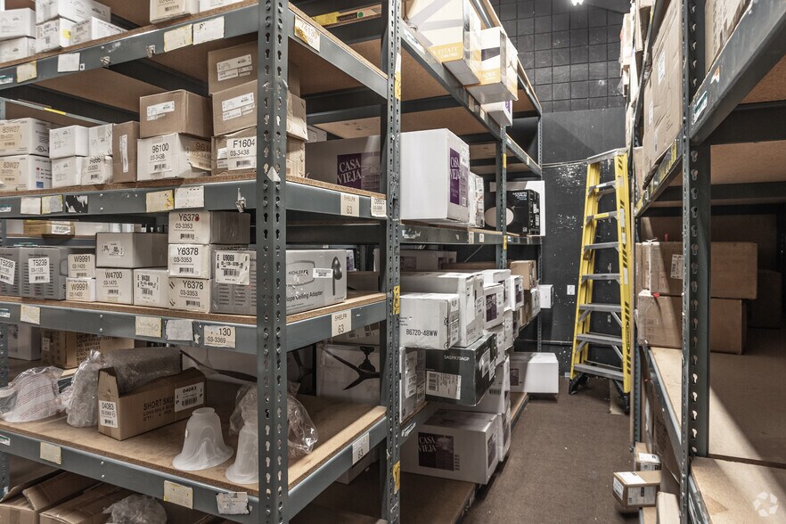 More Photos Of 18989 Hawthorne Blvd Beach, Redondo Beach Freestanding For Lease