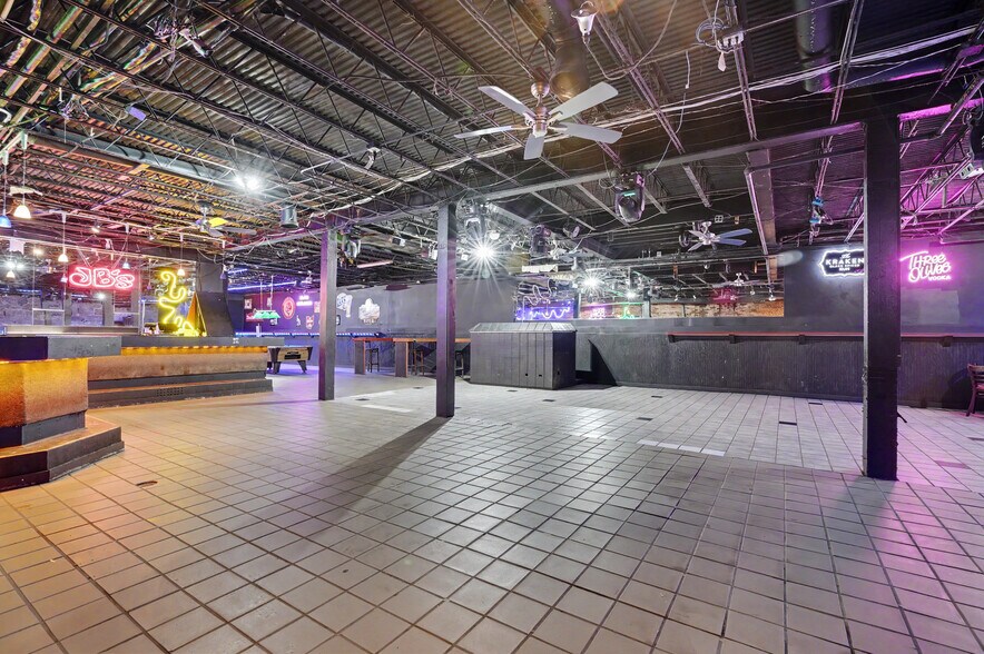 More Photos Of 244 N Water St, Kent Bar For Sale