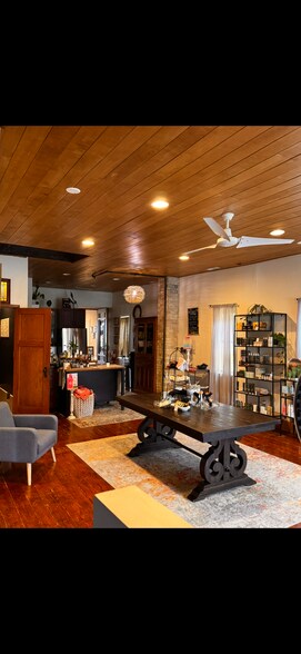 More Photos Of 719 S 5th St, Milwaukee Storefront Retail Residential For Sale