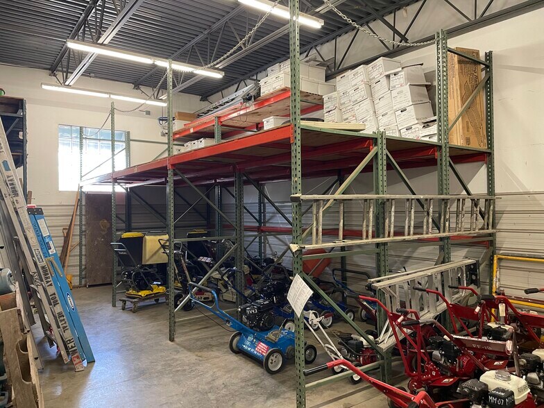 More Photos Of 3143 E Main St, Columbus Freestanding For Sale