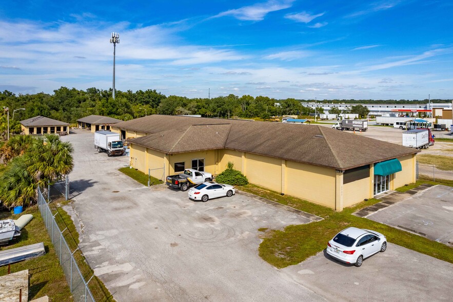 More Photos Of 2323 W Memorial Blvd, Lakeland Light Manufacturing For Lease