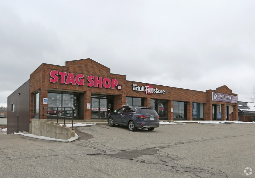 More Photos Of 1585 Victoria St N, Kitchener Storefront Retail Residential For Lease