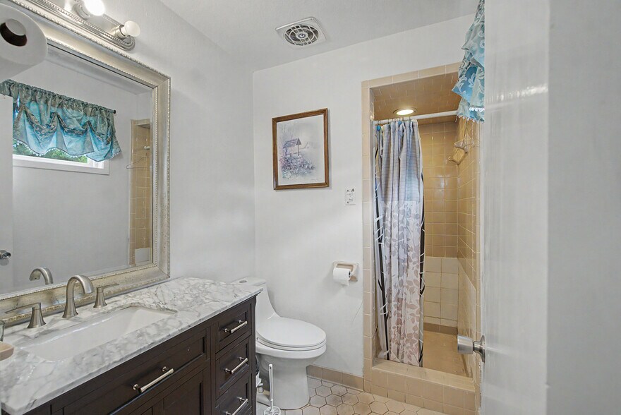 More Photos Of 71 Midtown Park W, Mobile Medical For Sale