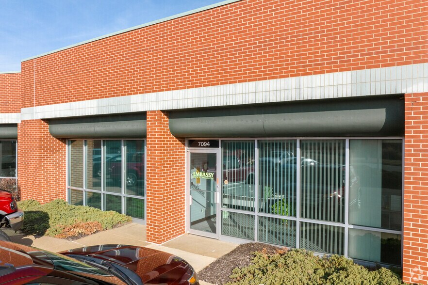More Photos Of 7050-7098 Universal Ave, Kansas City Light Distribution For Lease