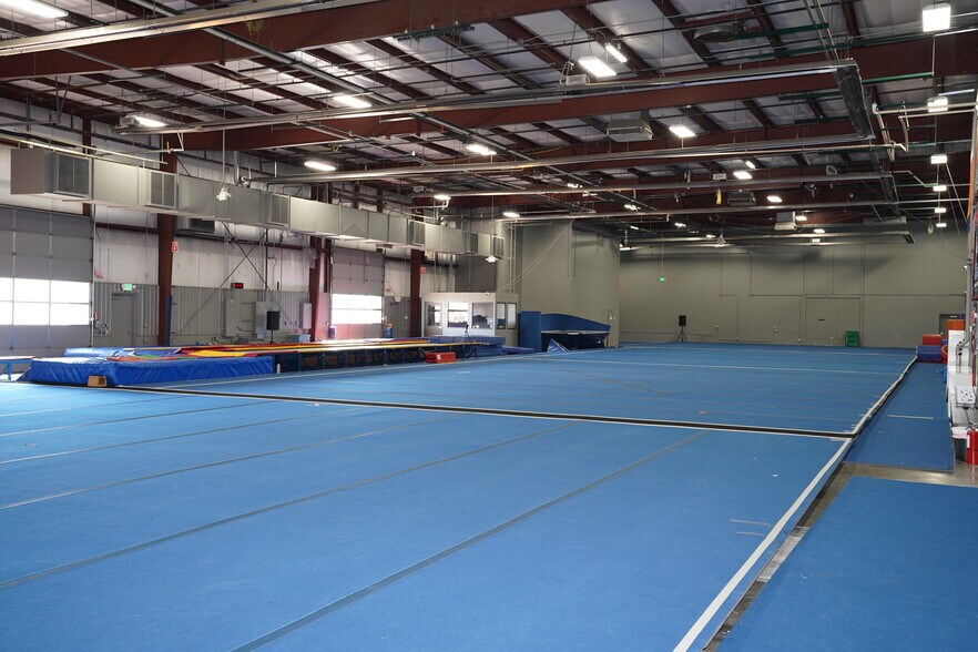 More Photos Of 3773 Monarch St, Frederick Warehouse For Lease