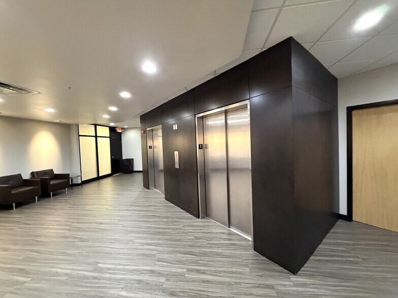 More Photos Of 5000 Springfield St, Dayton Office For Sale