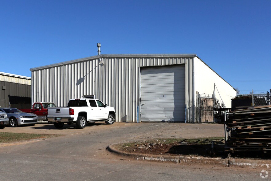 More Photos Of 7700 Melrose Ln, Oklahoma City Unknown For Lease