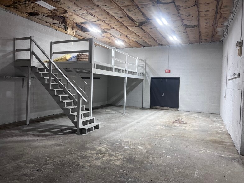 More Photos Of 301 E Ayre St, Wilmington Warehouse For Lease