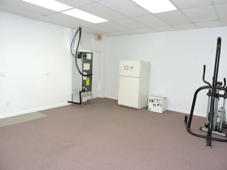 More Photos Of 9410 N US Hwy 1, Sebastian Storefront Retail Office For Lease