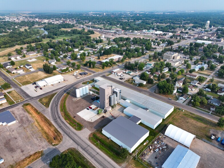 More Photos Of 520 5th St S, Breckenridge Warehouse For Lease
