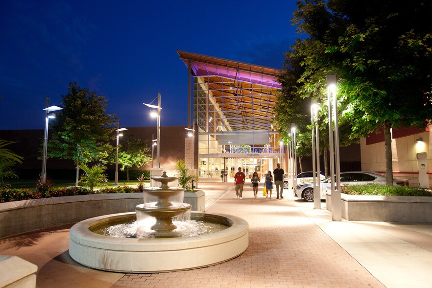 More Photos Of 6801-7135 Northlake Mall Dr, Charlotte General Retail For Lease