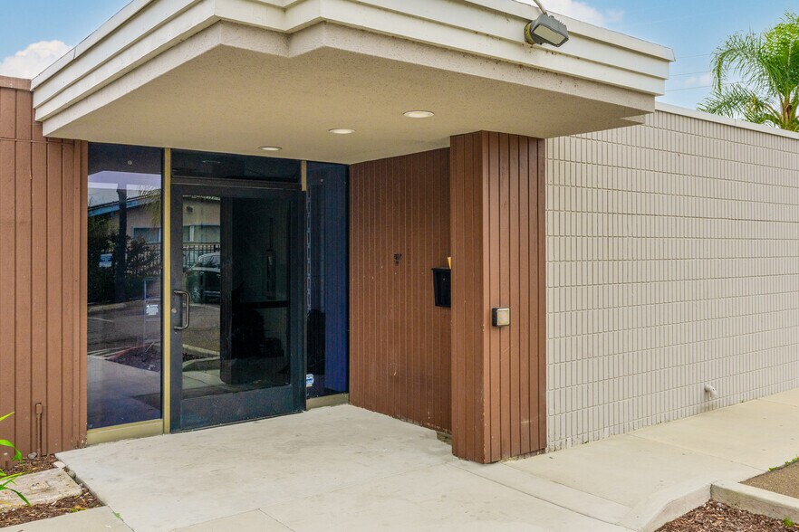 More Photos Of 225 W Madison Ave, El Cajon Medical For Lease