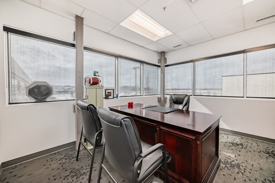 More Photos Of 9040-9058 22nd Ave SW, Edmonton Showroom For Sale