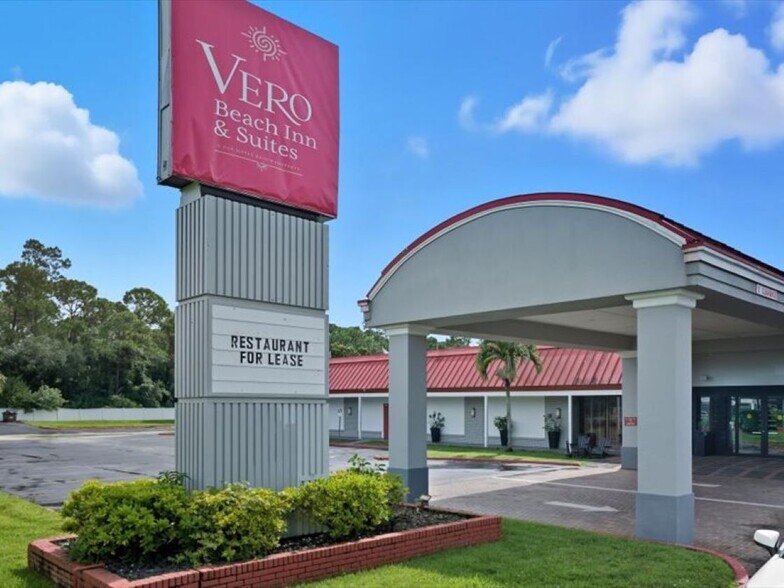 More Photos Of 8797 20th St, Vero Beach Hotel For Lease