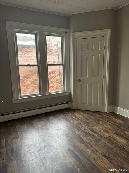 More Photos Of 21 Williams St, Hartford Apartments For Sale
