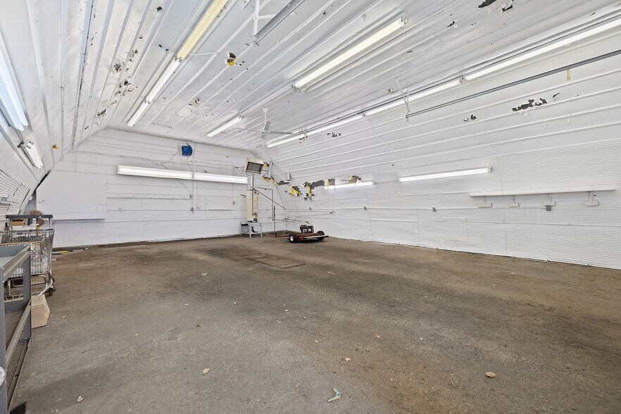 More Photos Of 1021 W Bell St, Glendive Storefront Retail Office For Sale