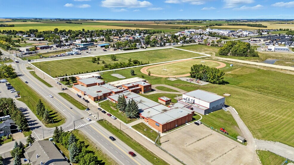 More Photos Of Intersection of Highway 581 and Highway 2A, Carstairs Land For Sale