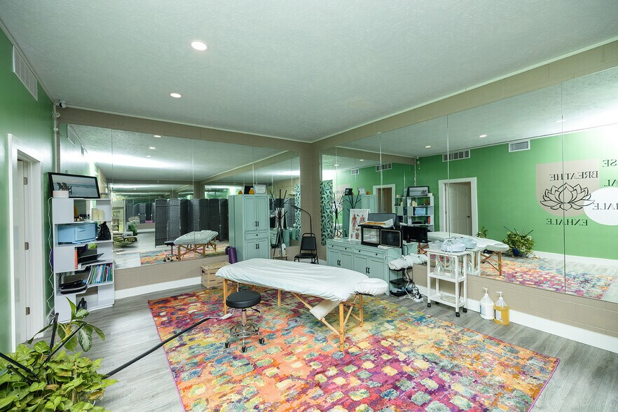 More Photos Of 115 N Main St, Lindsborg General Retail For Sale