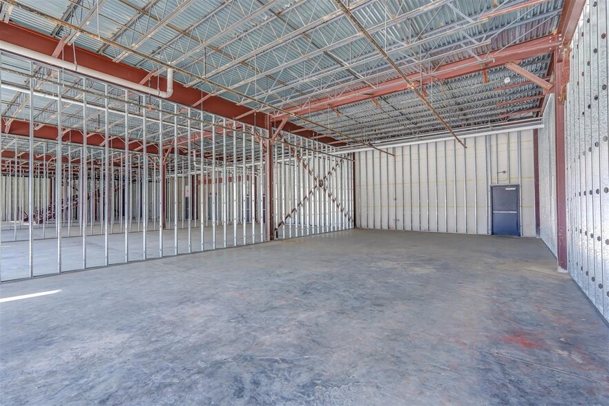 More Photos Of 4899 Highway 6, Missouri City Storefront Retail Office For Lease