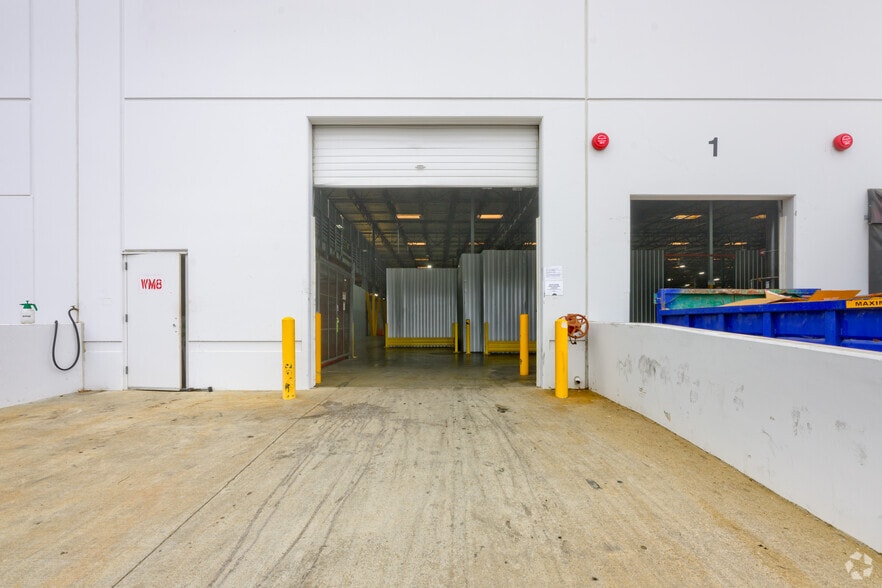 More Photos Of 3950 Airport Dr, Ontario Warehouse For Lease