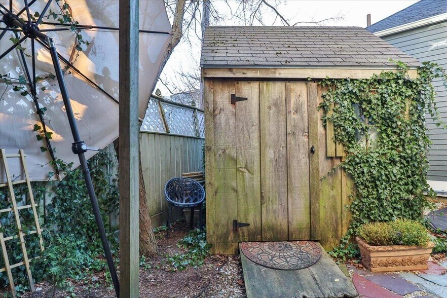 More Photos Of 139 A Bradford St, Provincetown Storefront Retail Residential For Sale