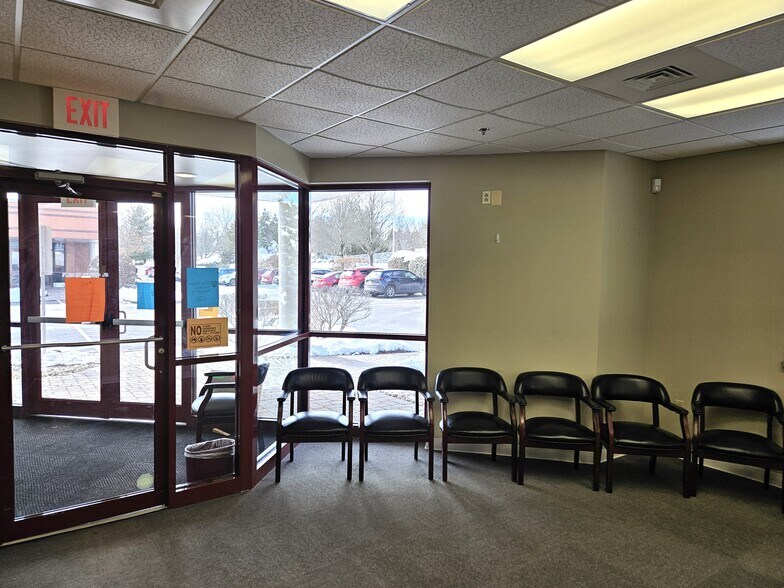 More Photos Of 1065 Andrew Dr, West Chester Flex For Lease