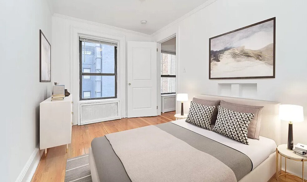 More Photos Of 25 E 38th St, New York Apartments For Sale