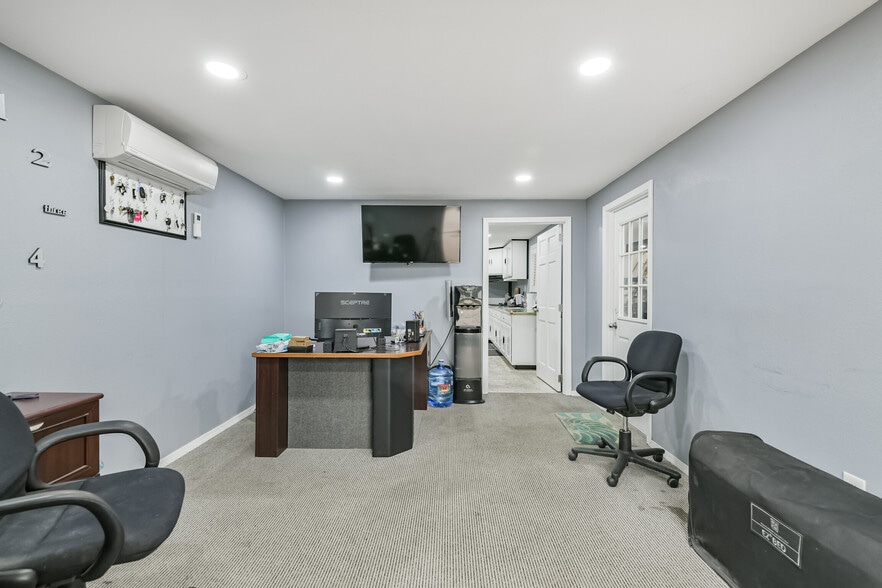 More Photos Of 7449 Wright Rd, Houston Manufacturing For Sale