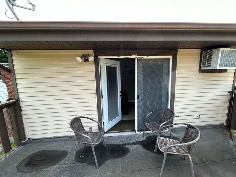 More Photos Of 6112 Benneville St, Cincinnati Freestanding For Sale