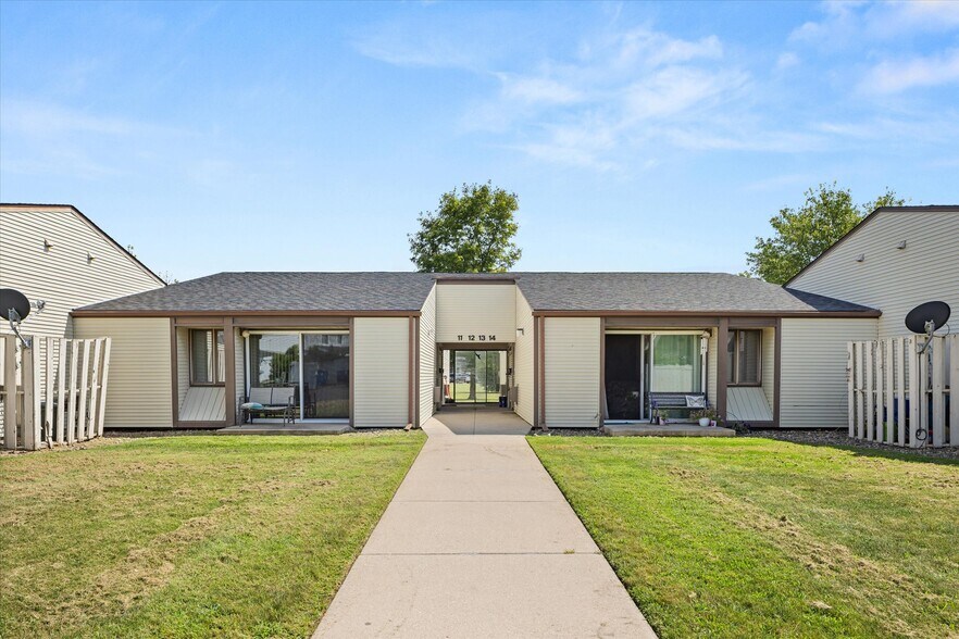 More Photos Of 111 Bannon Dr, Dwight Apartments For Sale