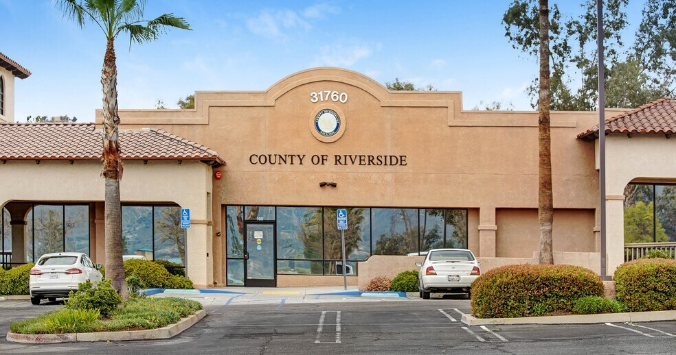 More Photos Of 31750-31764 Casino Dr, Lake Elsinore Storefront For Lease