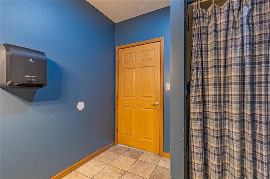 More Photos Of 4577 S Lake Rd, Brockport Auto Dealership For Sale