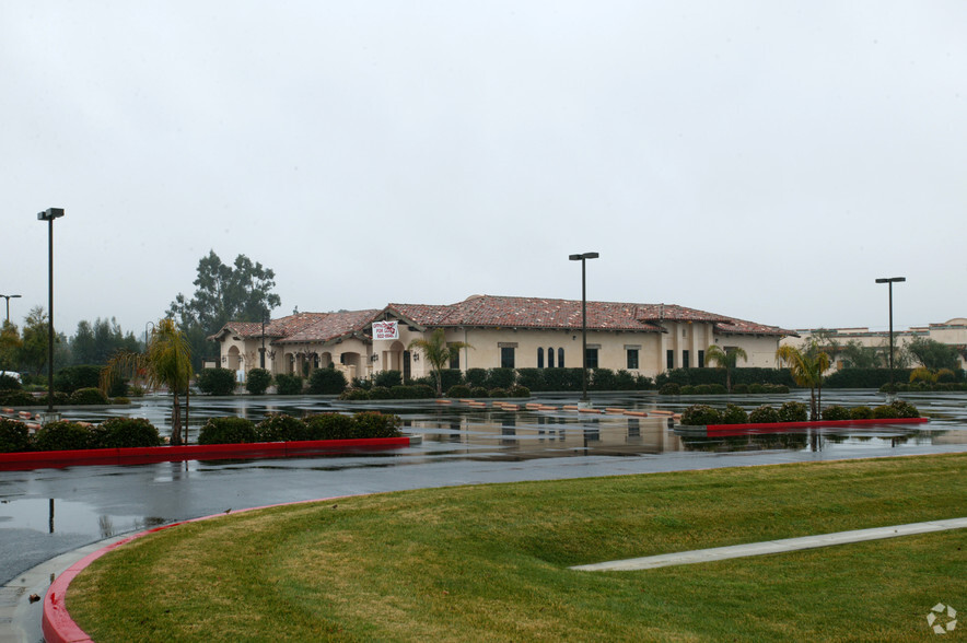 Primary Photo Of 2625 S Miller St, Santa Maria Medical For Lease