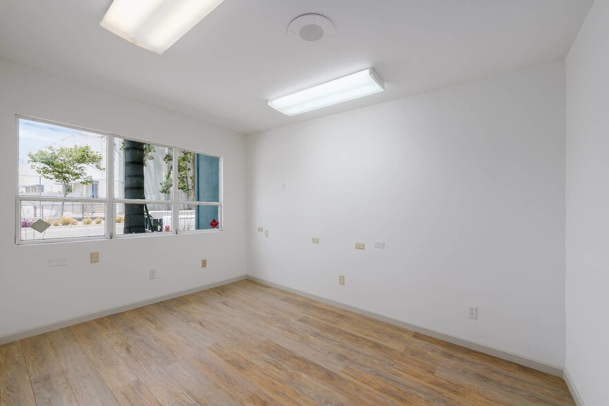 More Photos Of 424 Pico Blvd, Santa Monica Loft Creative Space For Lease
