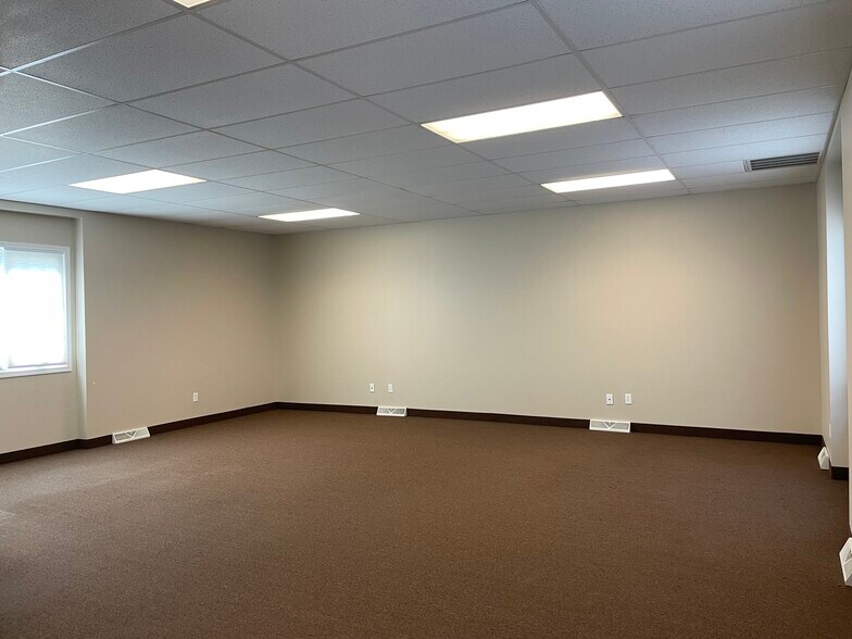 More Photos Of 1701 Mentor Ave, Painesville Medical For Lease