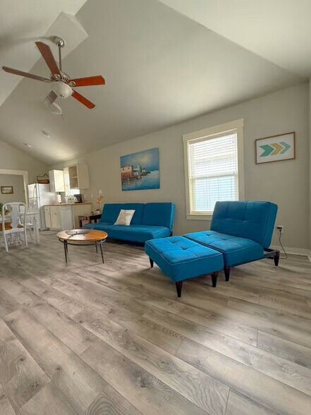 More Photos Of 5481 Highway 35 N, Rockport Specialty For Sale