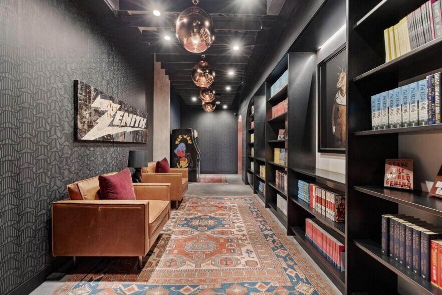 More Photos Of 404 E College St, Iowa City Hotel For Sale