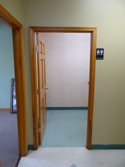 More Photos Of 30537 Potomac Way, Charlotte Hall Office For Lease