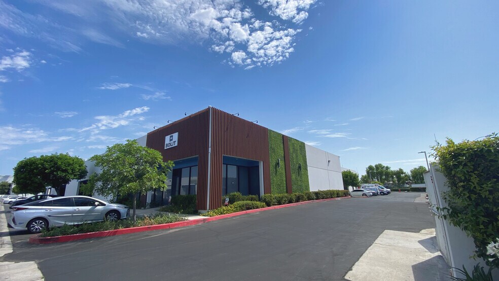 More Photos Of 20947 Currier Rd, Walnut Warehouse For Lease