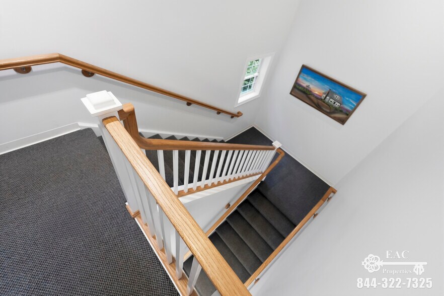More Photos Of 238 Monroe Tpke, Monroe Medical For Lease