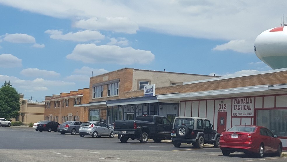 More Photos Of 324-328 N Dixie Dr, Vandalia Storefront Retail Office For Lease