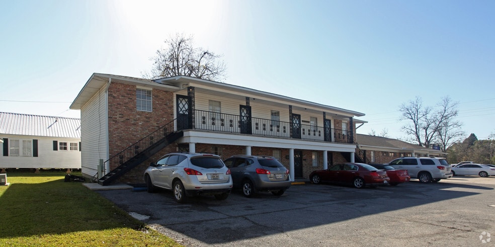 More Photos Of 214 S Burnside Ave, Gonzales Medical For Lease