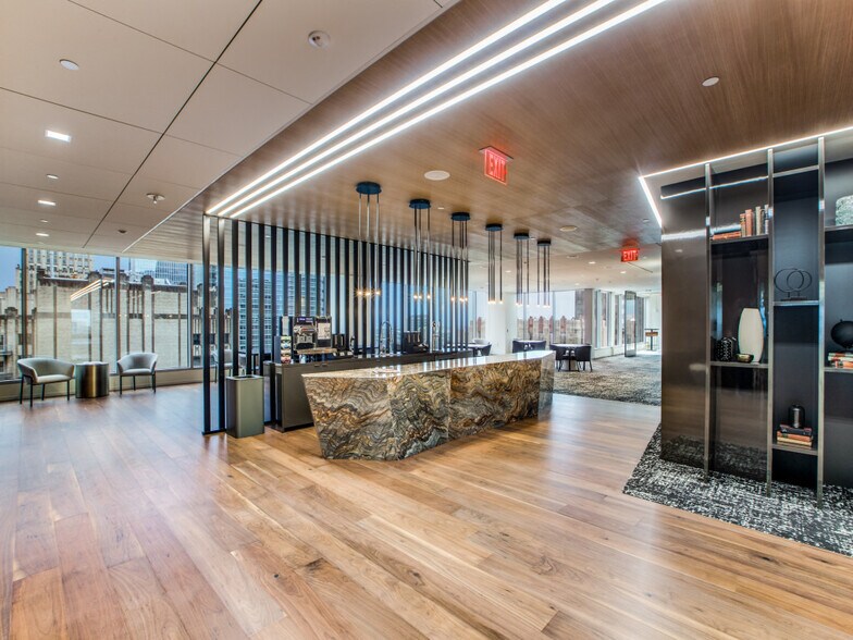 More Photos Of 1000 Main St, Houston Coworking Space
