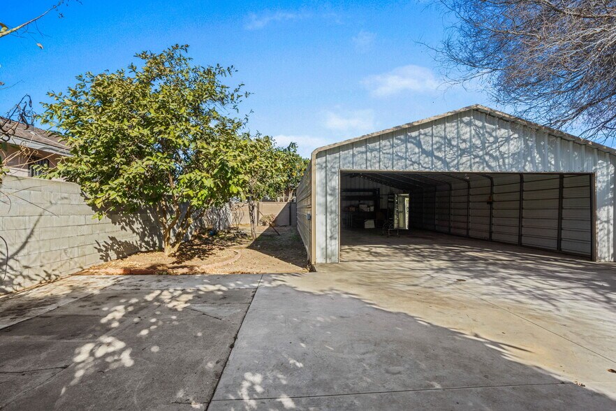 More Photos Of 339-341 E 220th St, Carson Multifamily For Sale